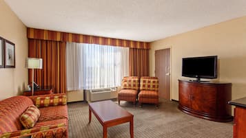 Executive Room, 1 Queen Bed, Non Smoking | Pillow-top beds, in-room safe, desk, laptop workspace