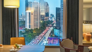 Junior Suite with California King Bed - Montien Hotel Surawong Bangkok (Bangkok)