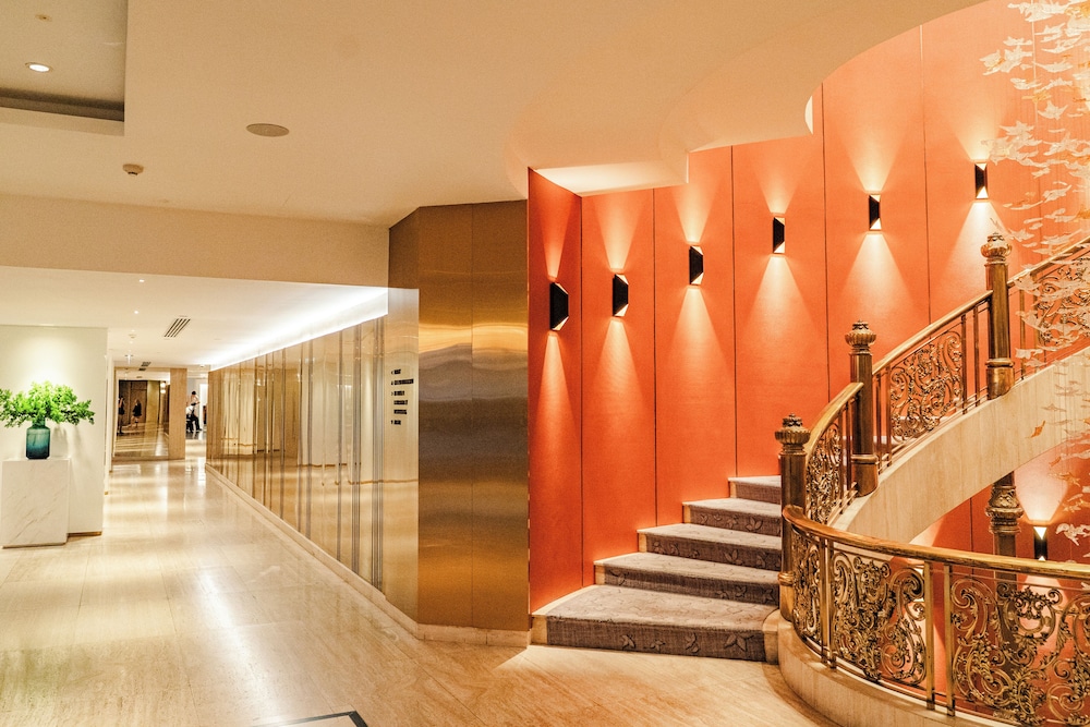 Montien Hotel Surawong Bangkok by null