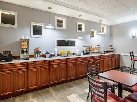 Free daily continental breakfast