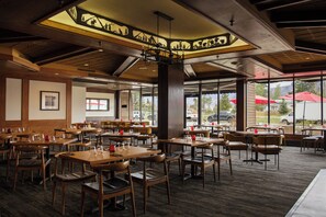 Breakfast and dinner served