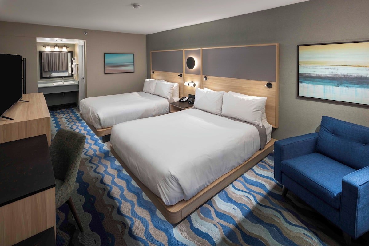 Two Queens | Desk, iron/ironing board, free cots/infant beds, free WiFi
