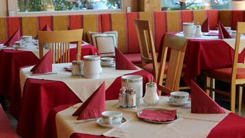 Daily buffet breakfast (EUR 20 per person)