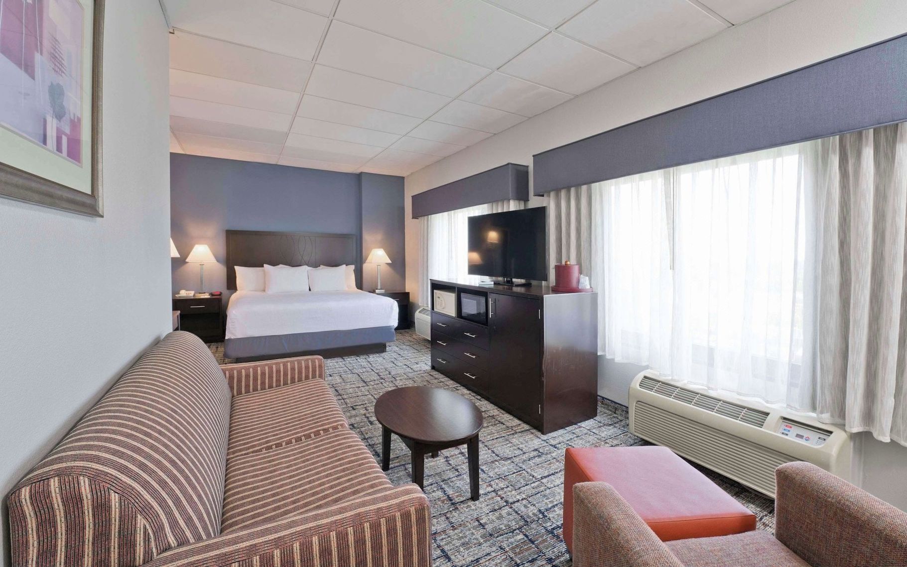 Hypo-allergenic bedding, in-room safe, desk, laptop workspace