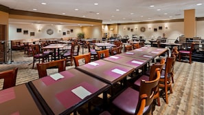 Bao gồm bữa sáng buffet hàng ngày