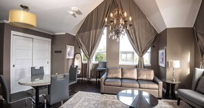 Suite, 1 King Bed, Non Smoking, Jetted Tub (Separate Living Room;with Sofabed)