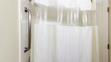 Kamar mandi difabel