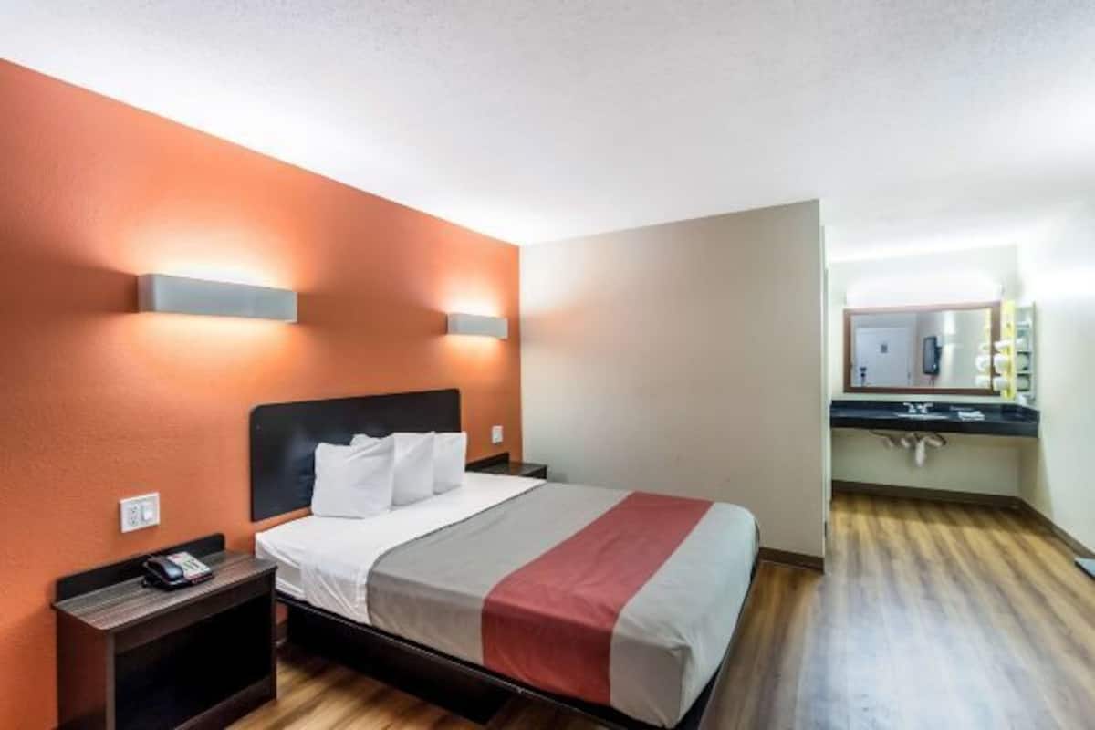 Blackout curtains, cots/infant beds, rollaway beds, free WiFi