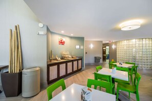 Tägliches inbegriffenes Frühstücksbuffet
