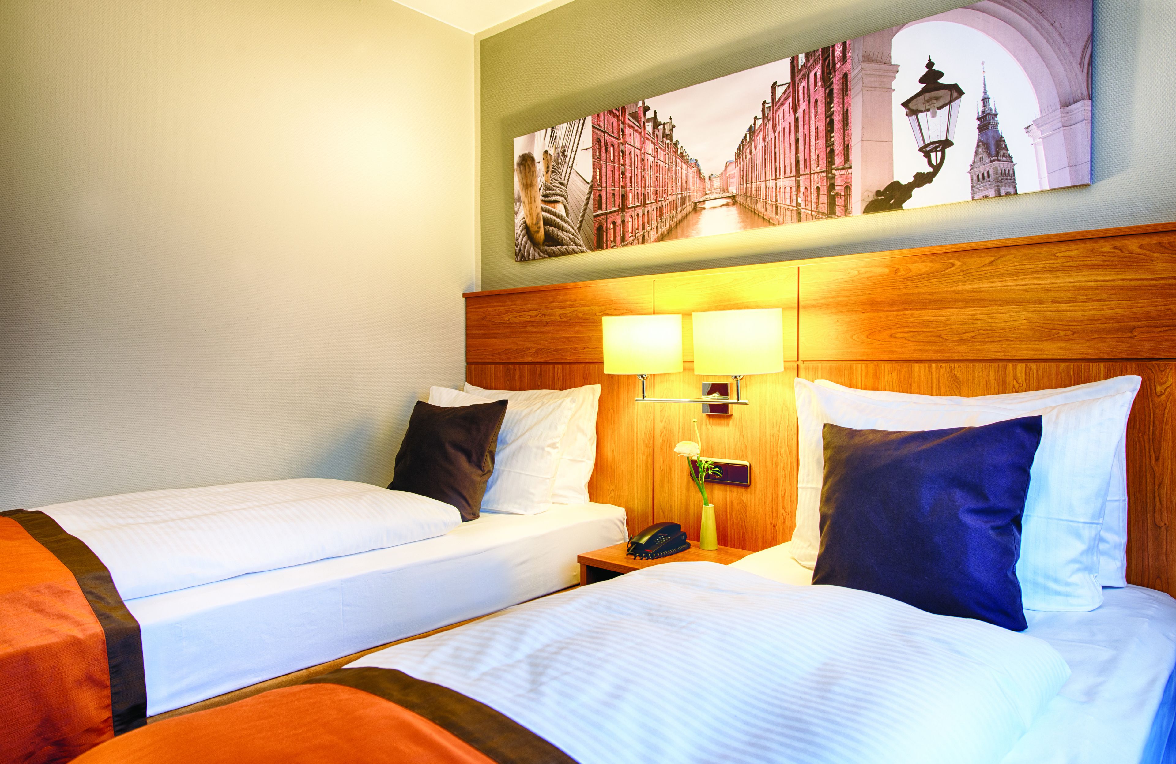 comfort room | hypo-allergenic bedding, in-room safe, individually decorated, desk