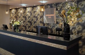 Reception - Leonardo Hotel Hamburg City Nord (Hamburg)