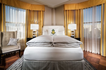 Premium bedding, pillowtop beds, in-room safe, desk at Staypineapple, An Elegant Hotel, Union Square