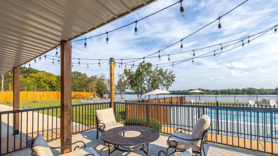 Super 8 by Wyndham Riverside AL