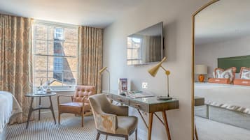 Desk, iron/ironing board, rollaway beds, free WiFi