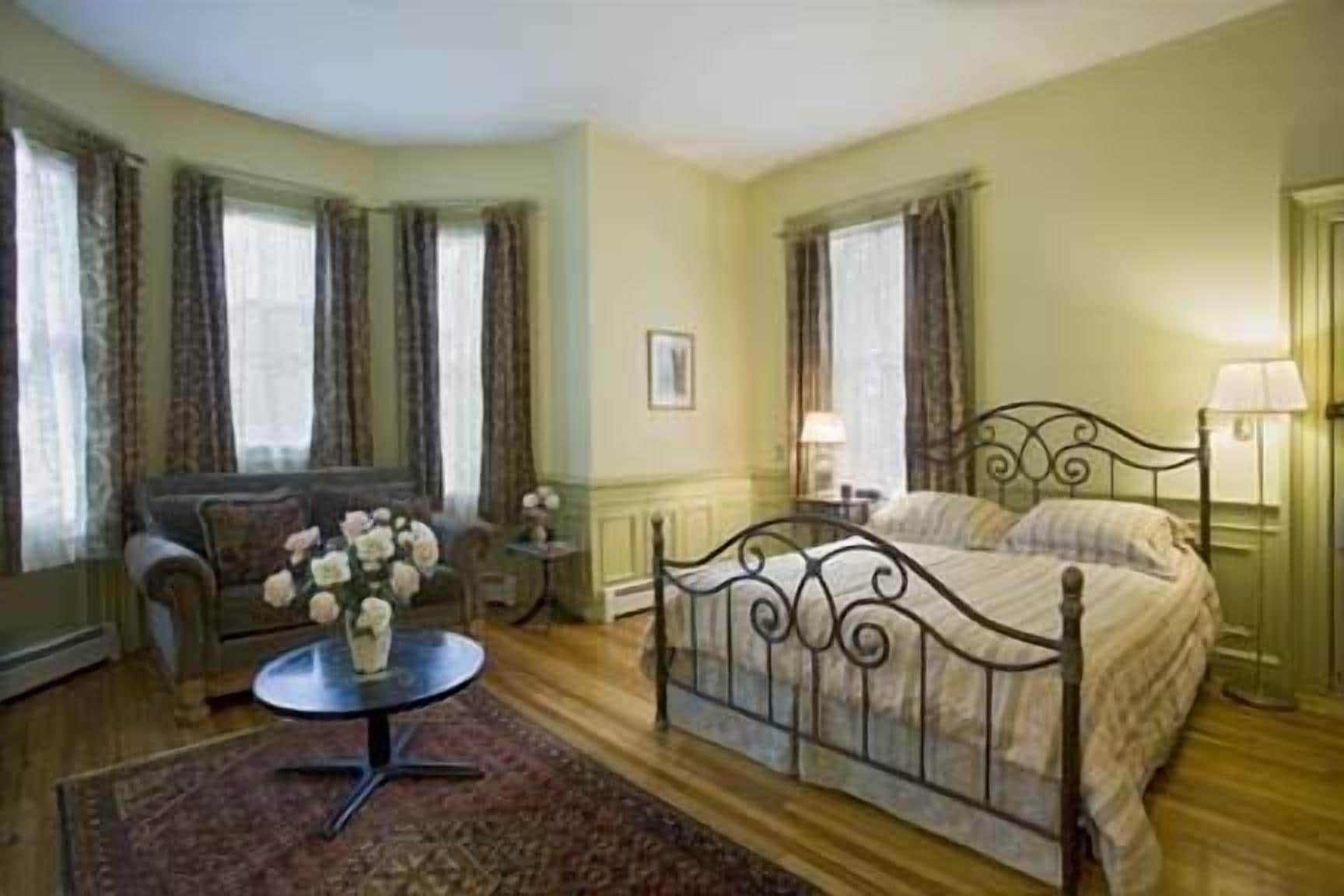 Photo - The Salem Inn