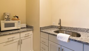 West House Family Suite, 1 Queen Bed, 1 Trundle Bed (2 Twin Beds)