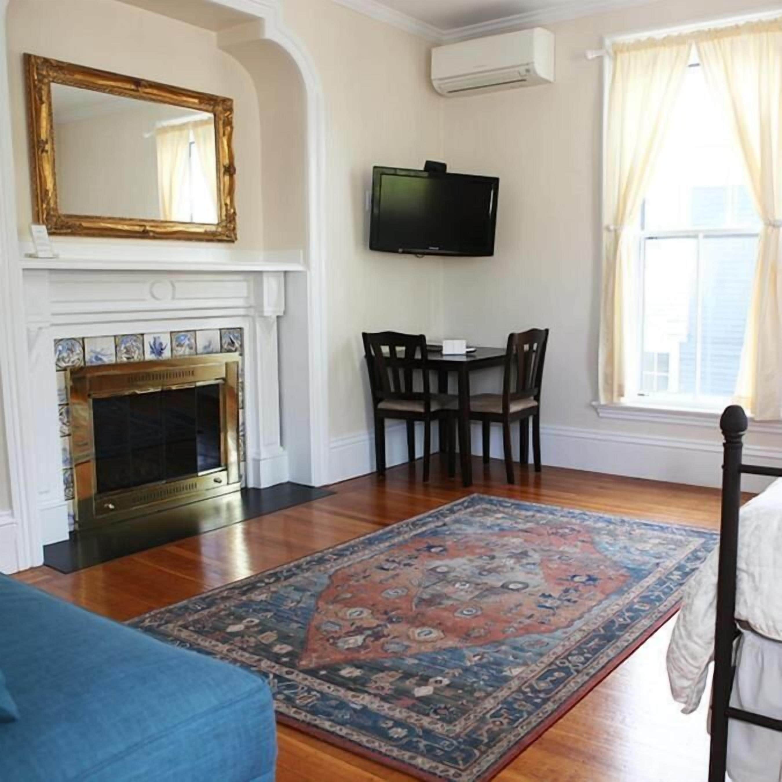 Photo - The Salem Inn