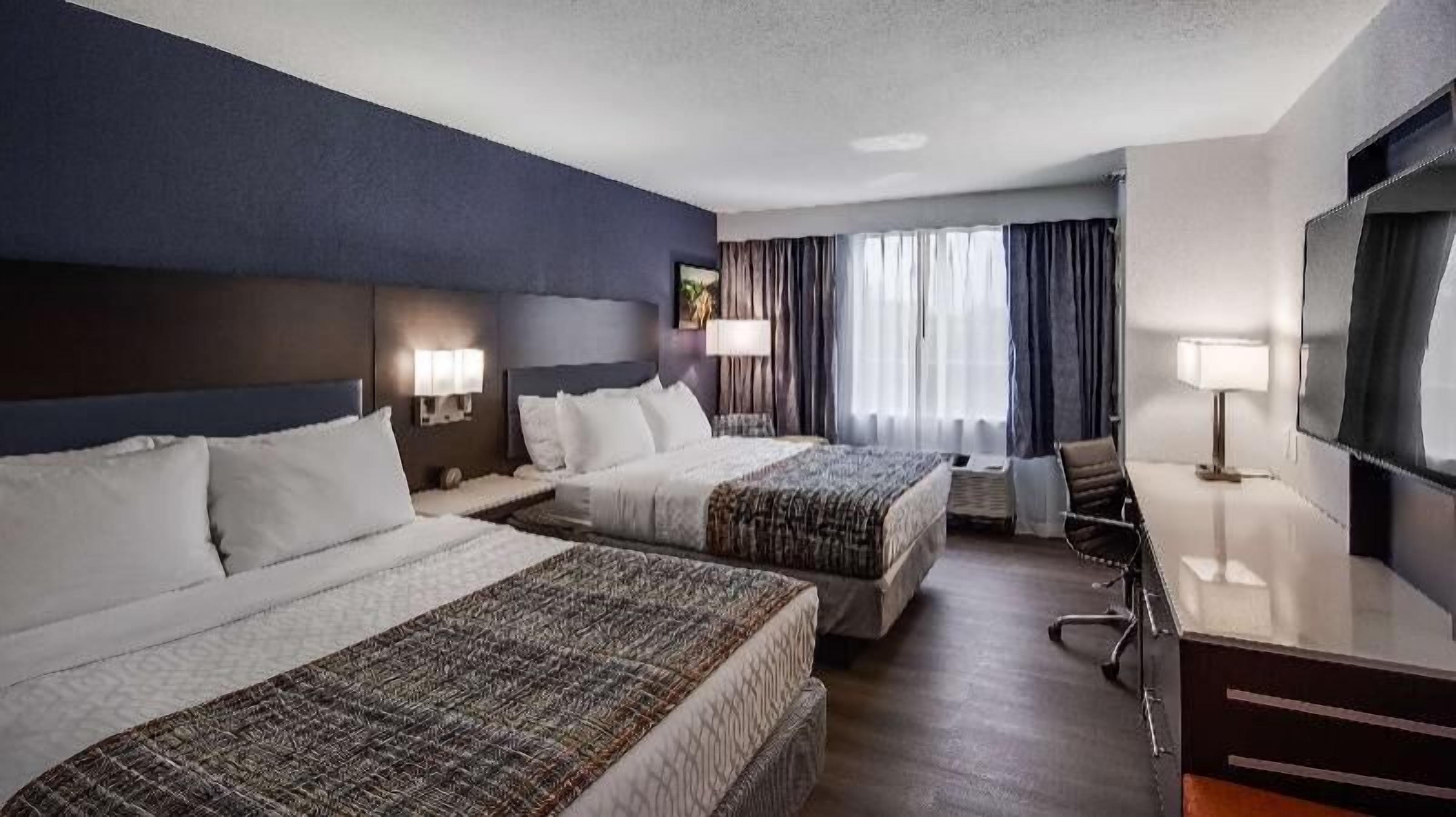 Literie de qualité, couette en duvet, lit avec matelas à plateau-coussin