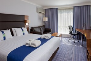 1 bedroom, minibar, in-room safe, desk