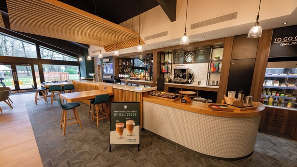 酒吧(店内)