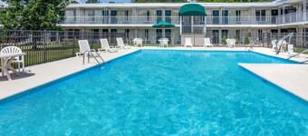 Days Inn by Wyndham Cullman