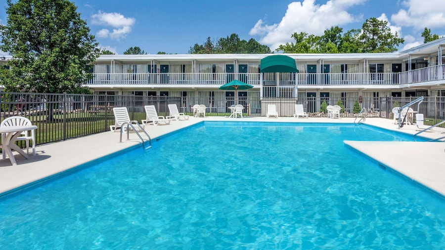Days Inn by Wyndham Cullman