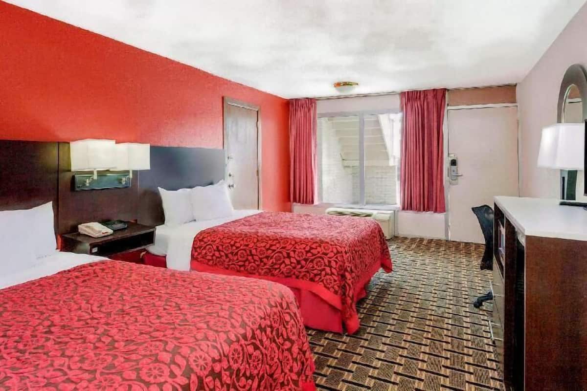 Schreibtisch, schallisolierte Zimmer, Bügeleisen/Bügelbrett