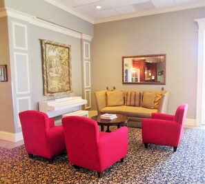 Lobby - Clarion Hotel Downtown (Columbia)