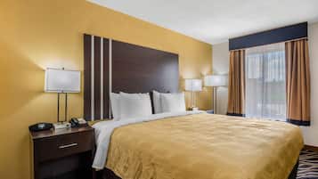 Chambre Standard, 1 très grand lit, non-fumeurs | Bureau, espace de travail pour ordinateur portable, rideaux occultants