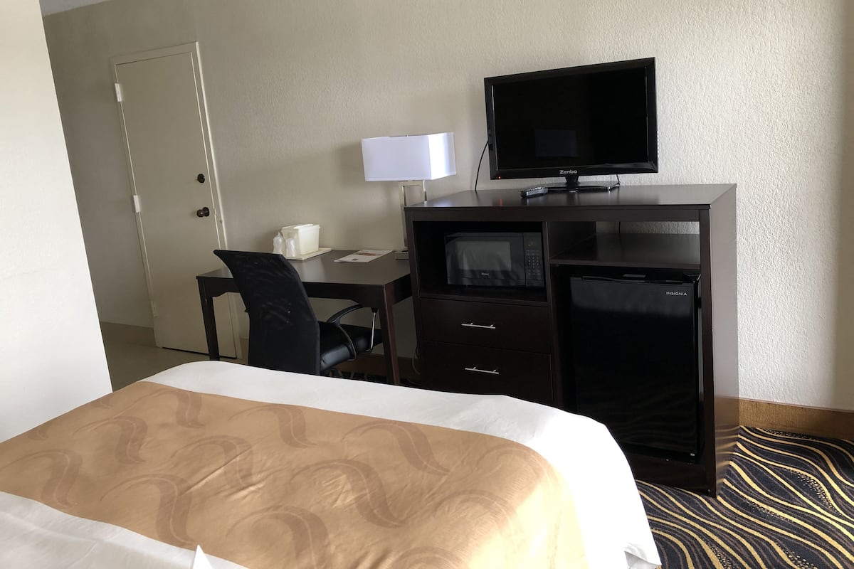 Bureau, espace de travail pour ordinateurs portables