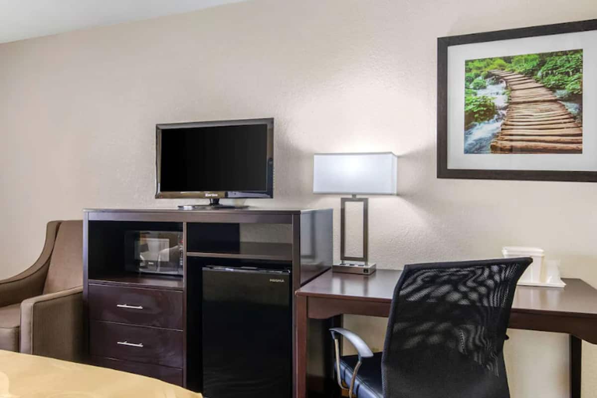 Bureau, espace de travail pour ordinateurs portables