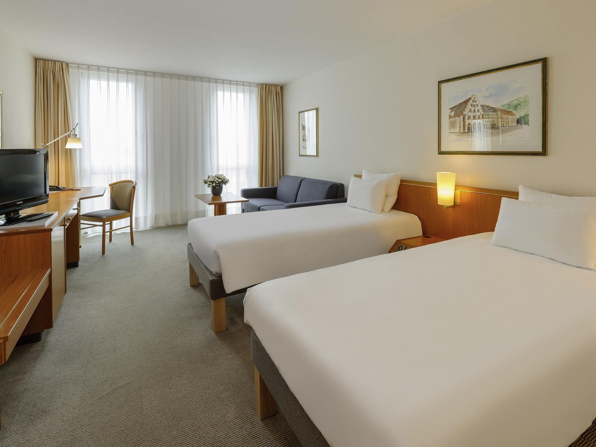Habitación estándar, 2 camas individuales | Ropa de cama hipoalergénica, minibar, escritorio y cortinas opacas