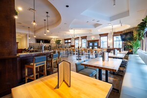 Breakfast, lunch, dinner served; American cuisine 