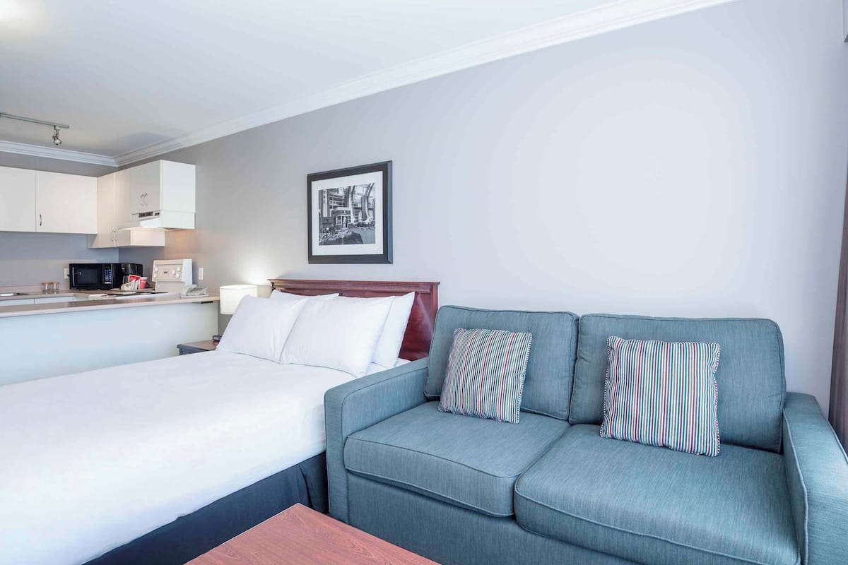 1 bedroom, desk, laptop workspace, blackout curtains