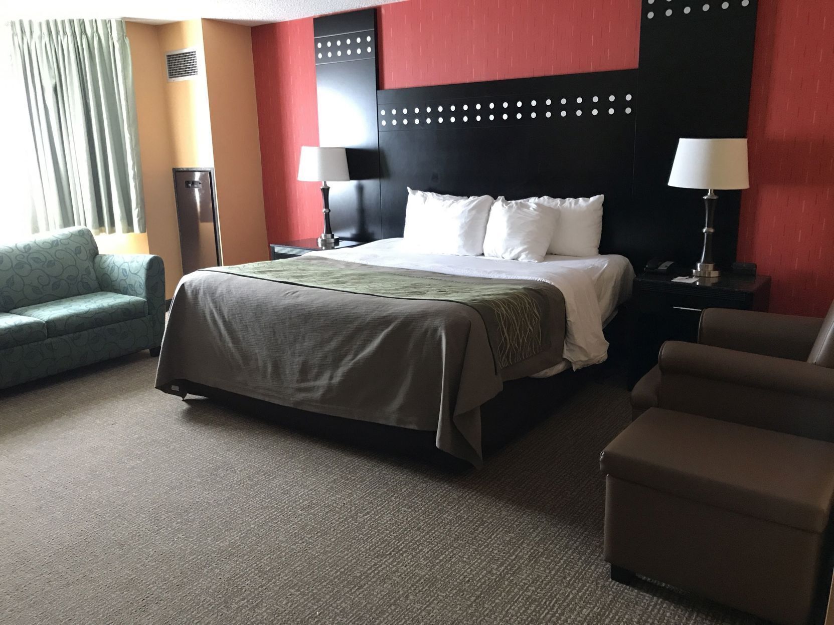 In-room safe, desk, iron/ironing board, free cots/infant beds