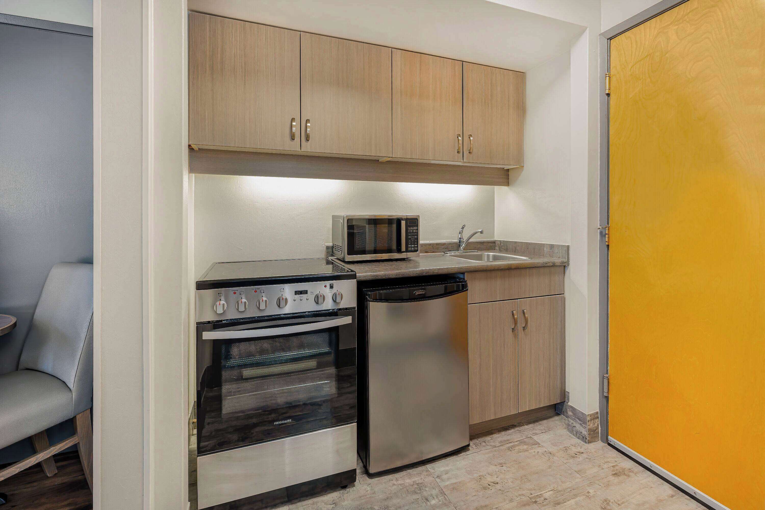 Photo - Days Inn by Wyndham Victoria On The Harbour