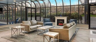 Days Inn by Wyndham Victoria On The Harbour