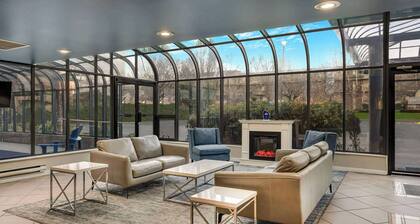 Days Inn by Wyndham Victoria On The Harbour