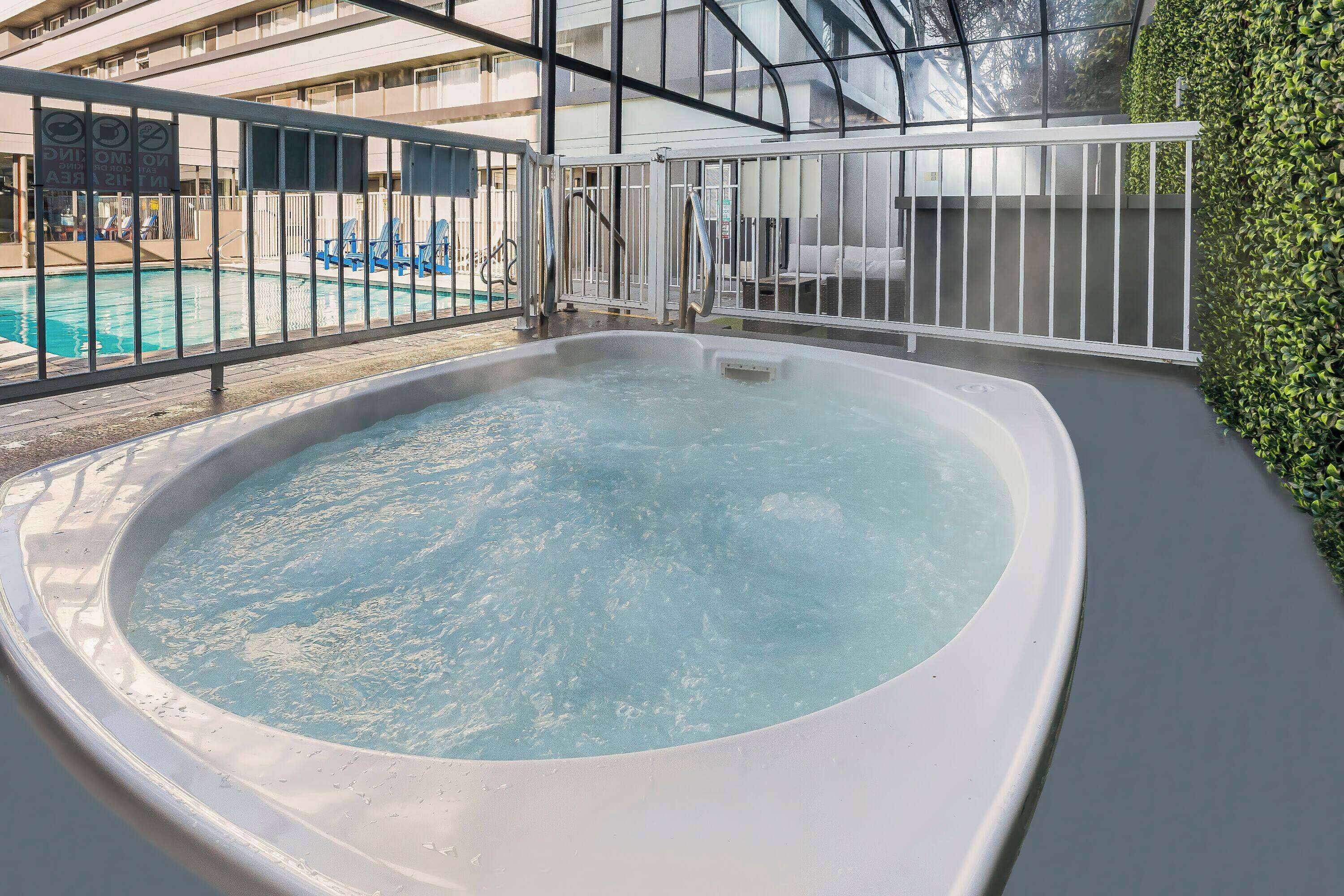 Photo - Days Inn by Wyndham Victoria On The Harbour