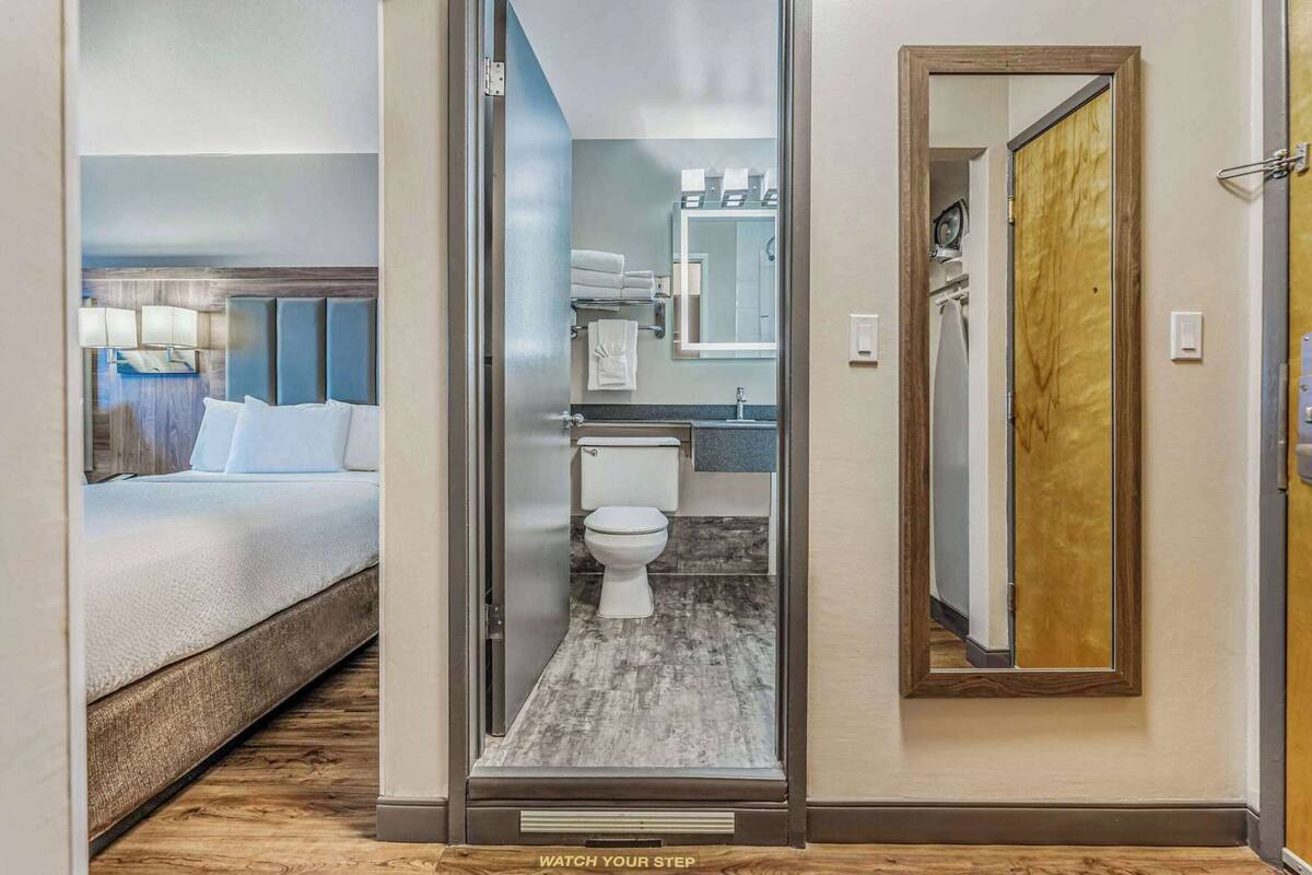 In-room safe, desk, laptop workspace, blackout drapes