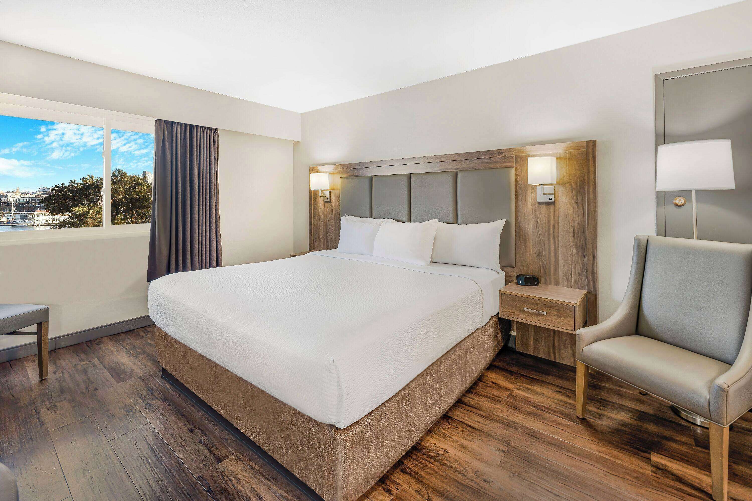 Foto - Days Inn by Wyndham Victoria On The Harbour