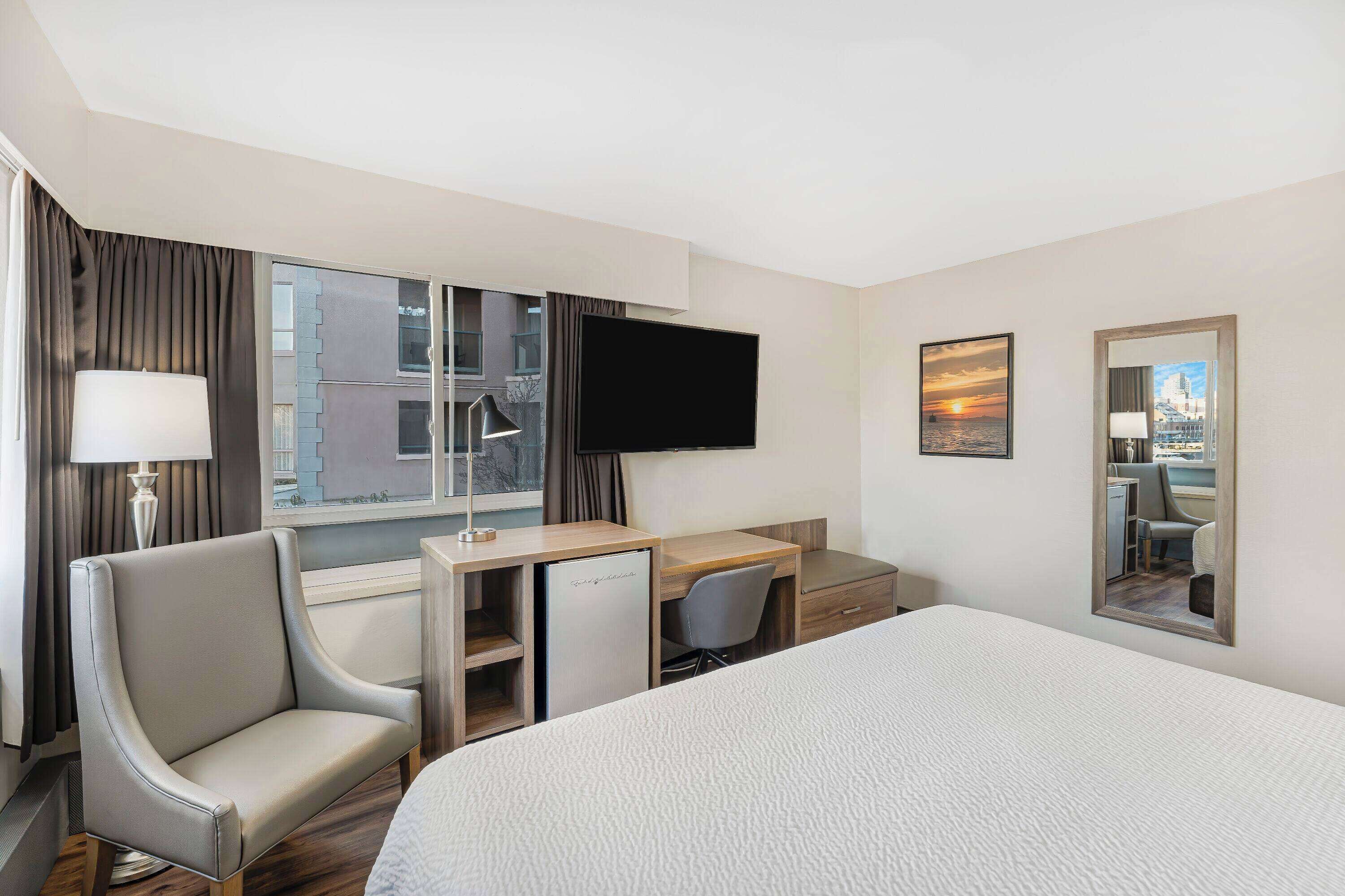 Photo - Days Inn by Wyndham Victoria On The Harbour