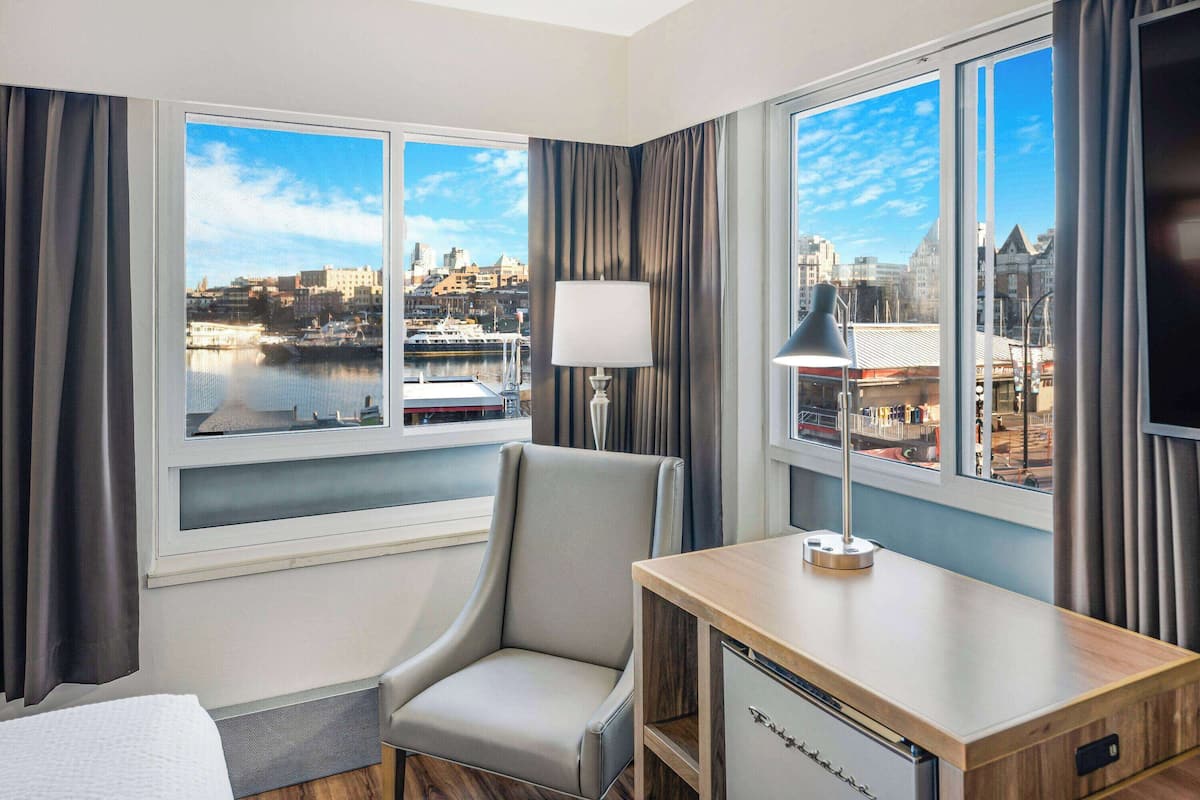 Standard Room, 1 King Bed, Harbour View
