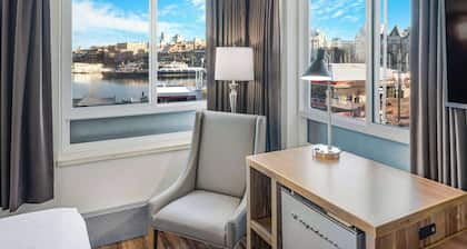 Days Inn by Wyndham Victoria On The Harbour
