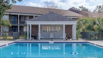 Kolam renang outdoor