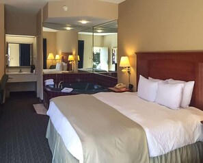 Room - Econo Lodge Cordele (Cordele)