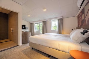 Comfort Room (Shower)