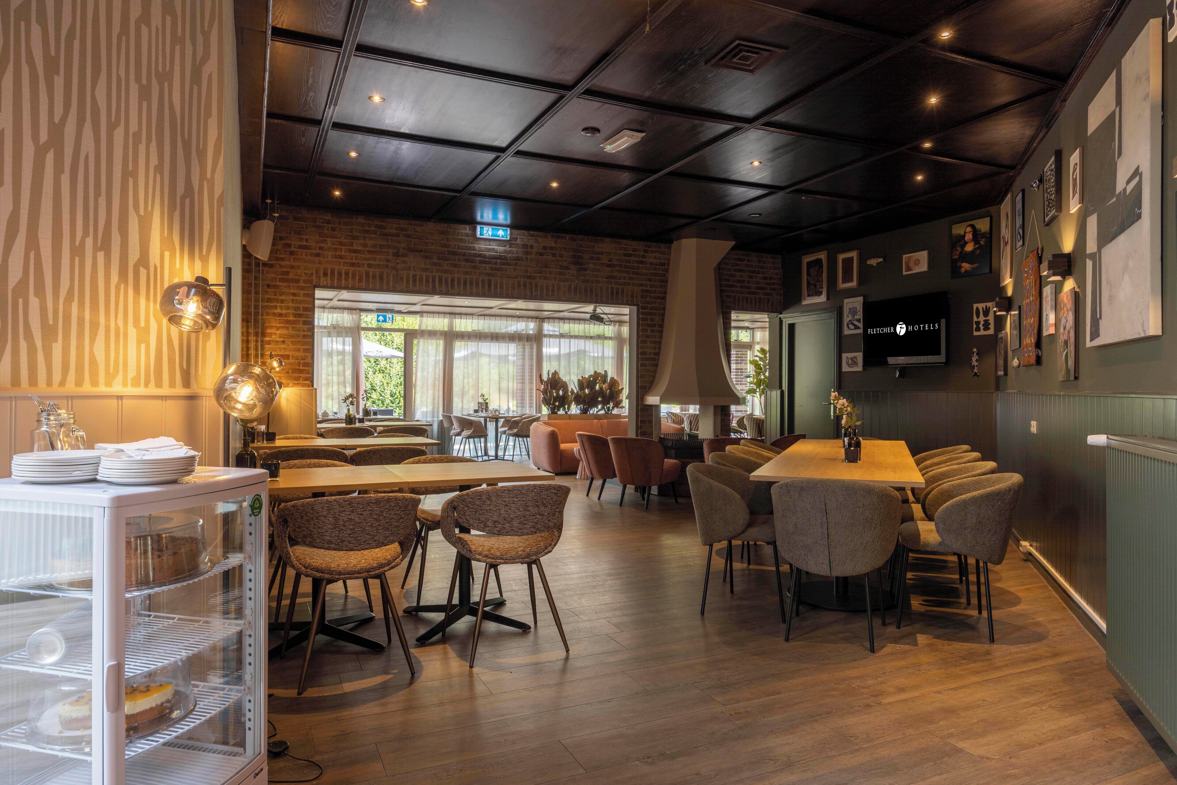 Petit déjeuner, déjeuner et dîner servis sur place