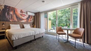 Comfort Plus, Terrace | 迷你吧、書桌、隔音、免費無線上網