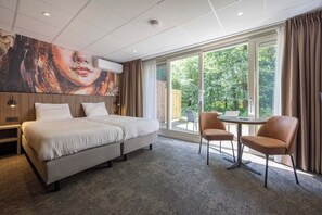 Comfort Plus, Terrace | Een minibar, een bureau, geluiddichte muren, gratis wifi